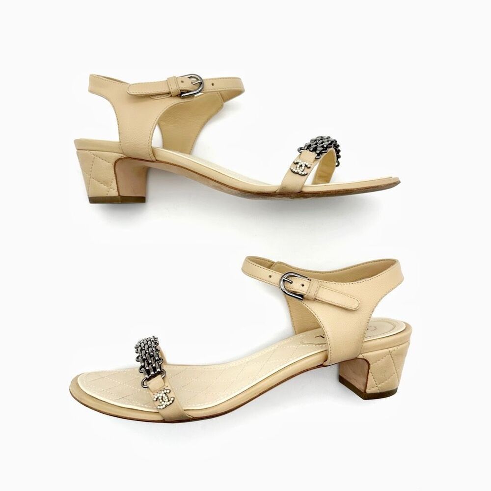 CHANEL Beige Chain Ankle Strap Heels Size 38 Interlocking Pearl CC Logo Sandals - Picture 7 of 13